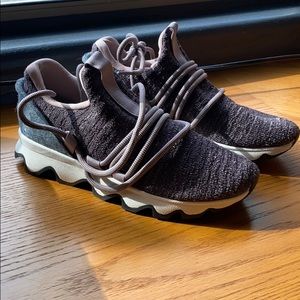 New, Never Worn Sorel Kinetic Lace Sneaker Sz 6.5